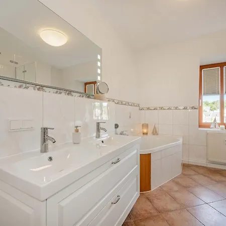 Apartment Kaisers Vis A Vis - 07 *